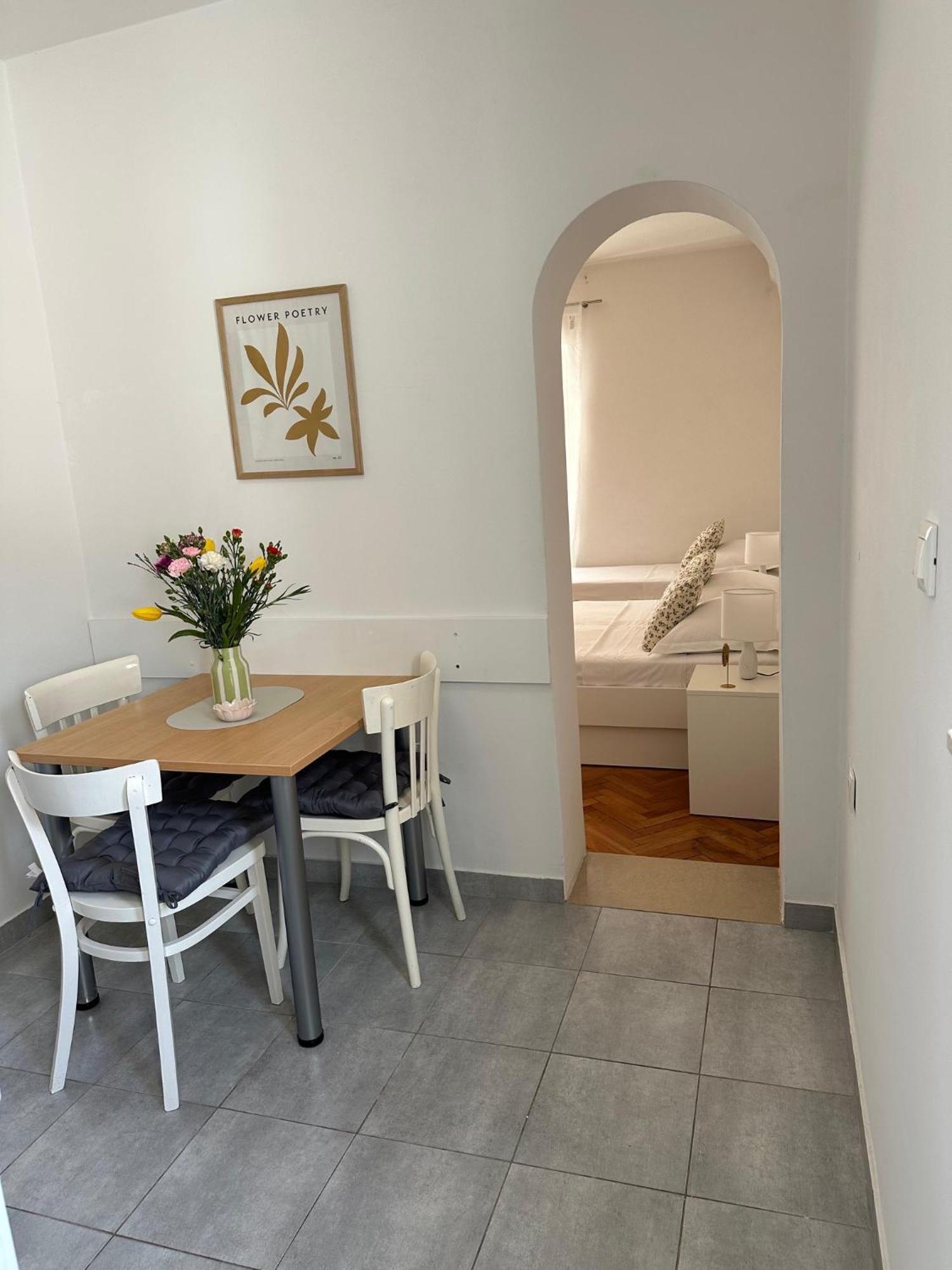 Apartment Olga 1 *