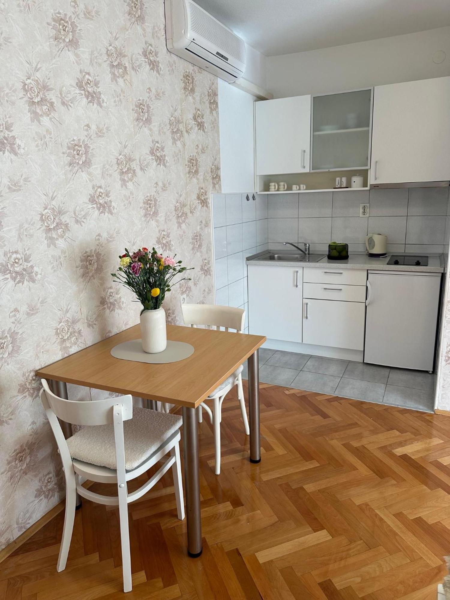 Apartment Olga 1 Makarska